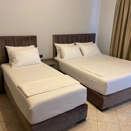 "Hotel Lili" Saranda Extérieur photo
