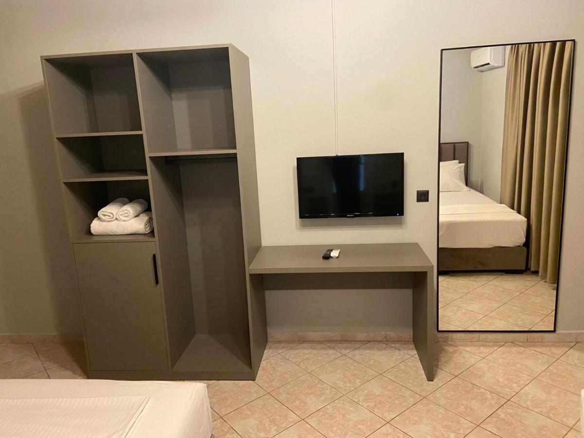 "Hotel Lili" Saranda Extérieur photo