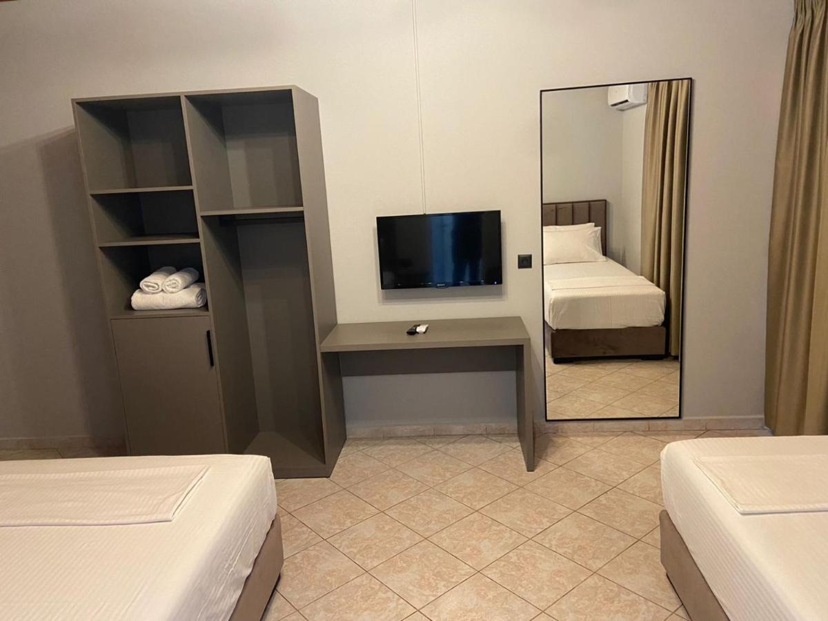 "Hotel Lili" Saranda Extérieur photo